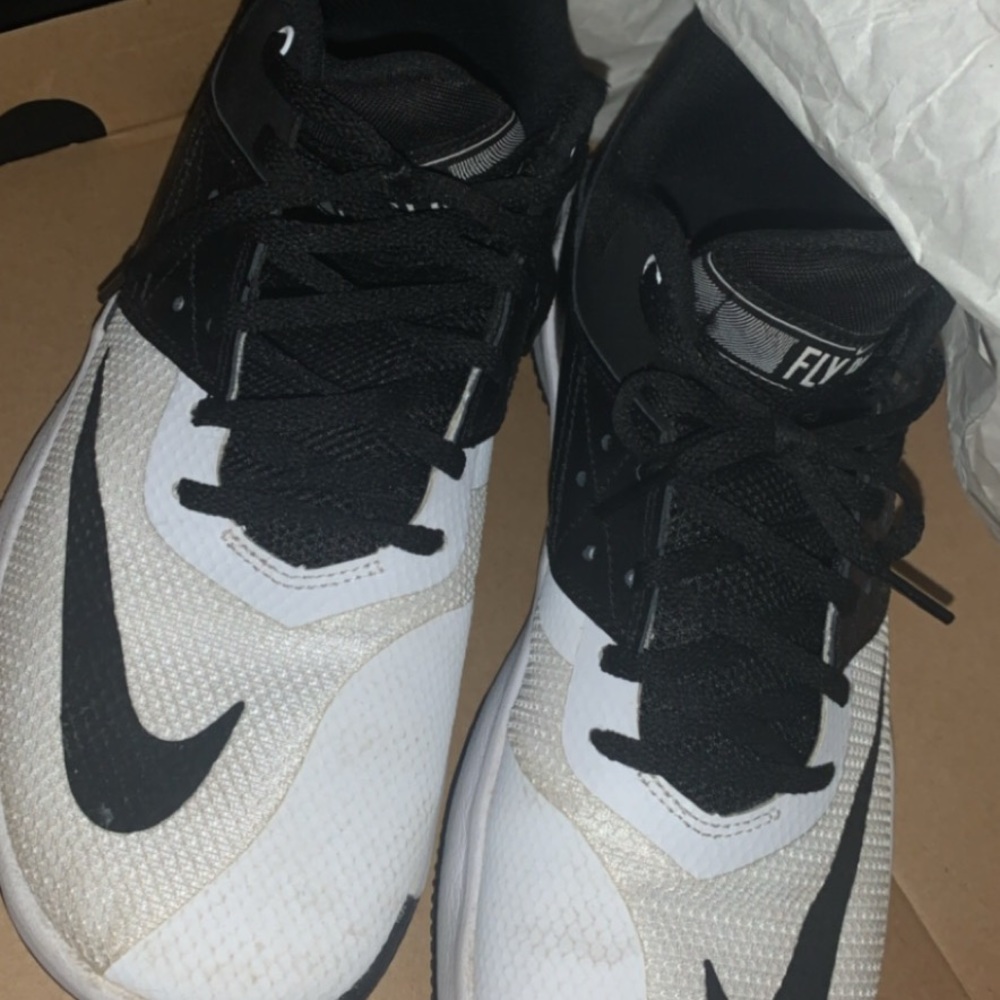 Womens Nike fly high ll
